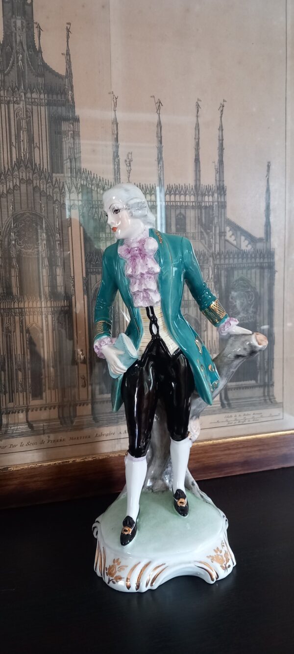 Ceramic figurine of a Gentleman made by Vincenzo Bertolotto in Milan. '30/40